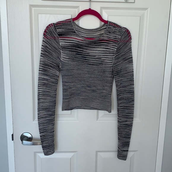 Crop Top - Picture 1 of 4